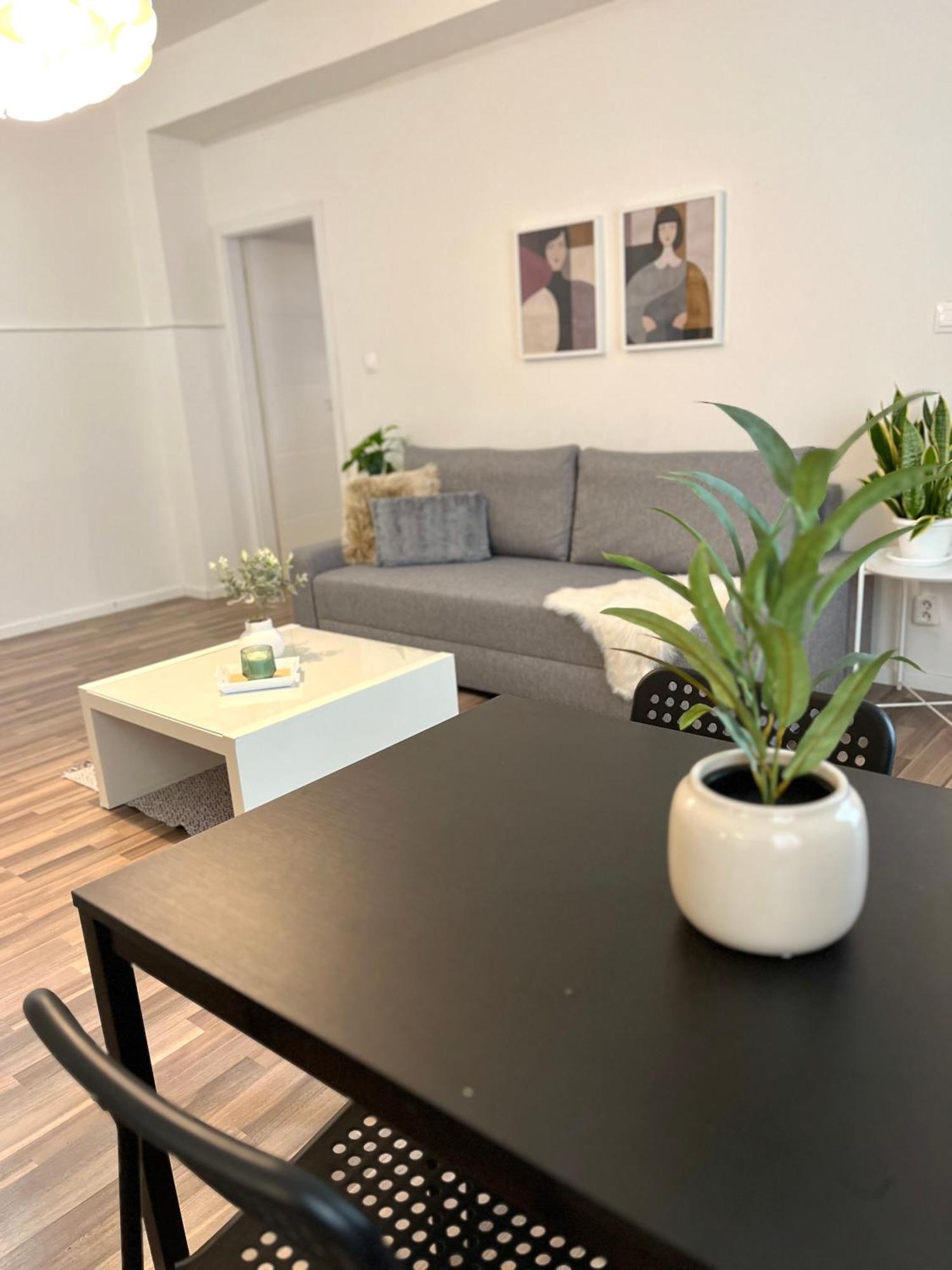 Apartment Adele - Old Town Bratislava Bagian luar foto
