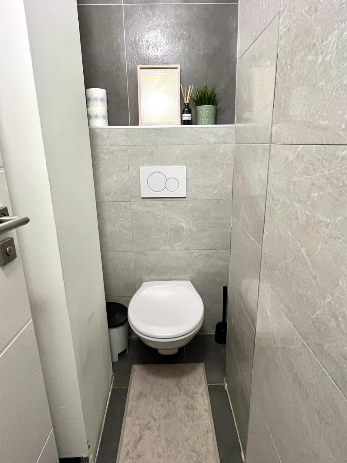Apartment Adele - Old Town Bratislava Bagian luar foto